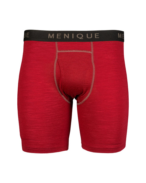 Menique herreboxershorts i farven royal kirsebær, hvid baggrund.