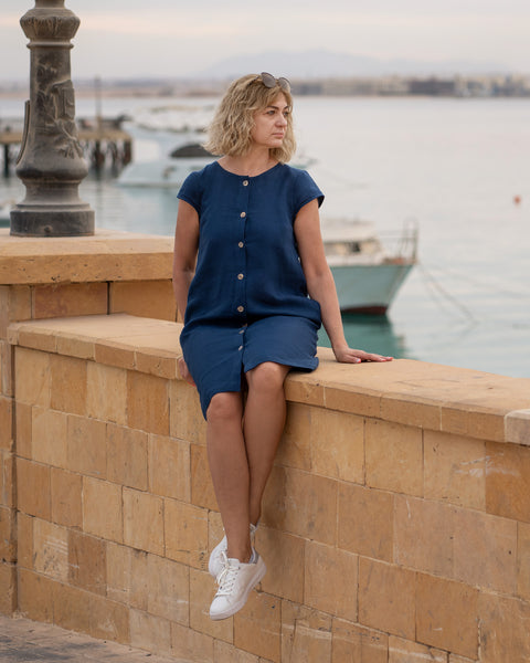 Afslappet kjole med knapper foran Harper