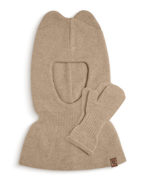 Kremet beige strikket balaclava med et mærkelogo på hvid baggrund