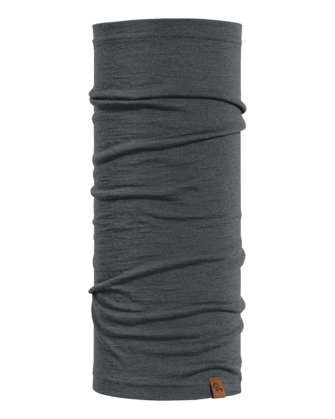 Perfekt grå halsedisse i merinould, fotograferet opretstående på en ensfarvet hvid baggrund.