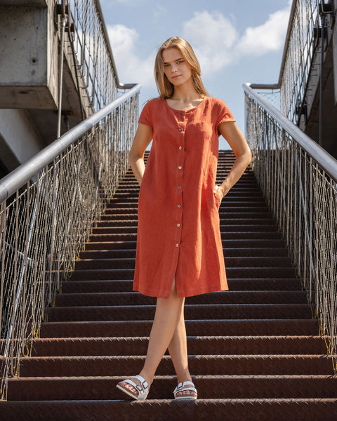 Linnedkjole med knapper Harper