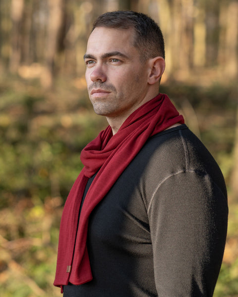 menique Herres Merino Tørklæde Royal Kirsebærfarve