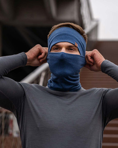 Herresæt med pandebånd og halsedisse i denim