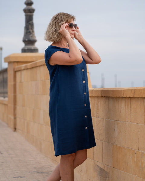 Afslappet kjole med knapper foran Harper