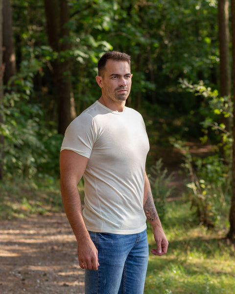 Menique herre T-shirt i 160 Merinould i naturlig farve.