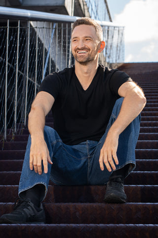 Men's Merino Everyday V-Neck T-Shirt - S / Black