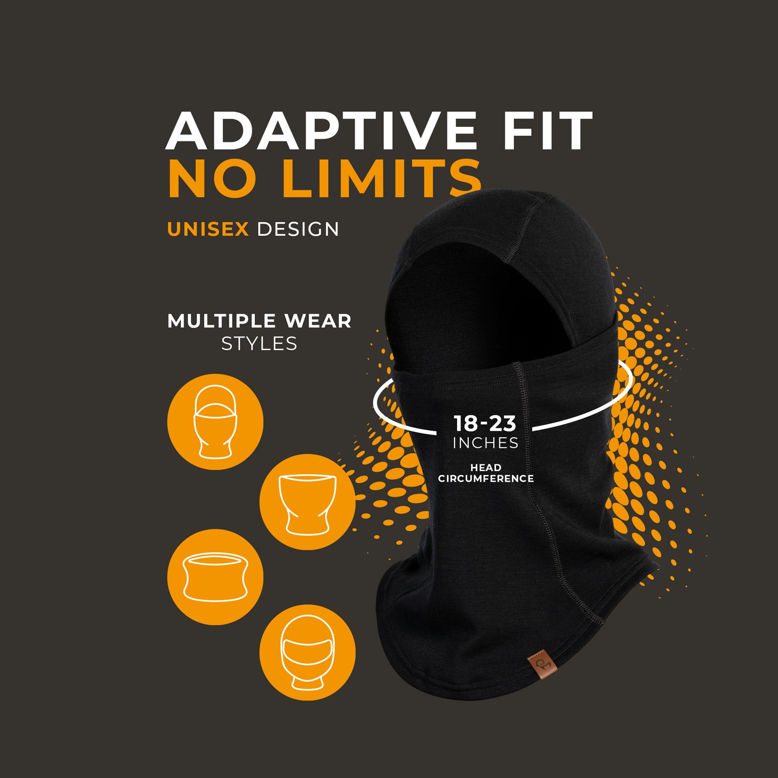 Mand i grøn merinouldsundertrøje iført en sort balaclava, stående i en solbeskinnet skov.