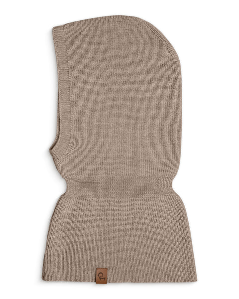 Packshot af menique Light Balaklava i farven cremet beige på hvid baggrund