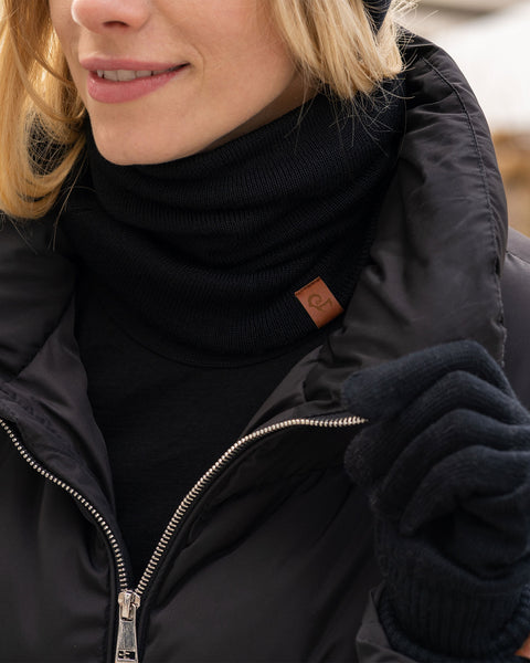 Damehalsedisse i strikket merinould