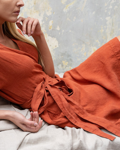 Hørviklekjole Eliana Kanelrød