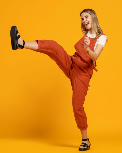 Hørforklædeheldragt Nicci Kanelrød