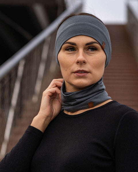 Sæt med pandebånd og halsedisse til kvinder i perfekt grå